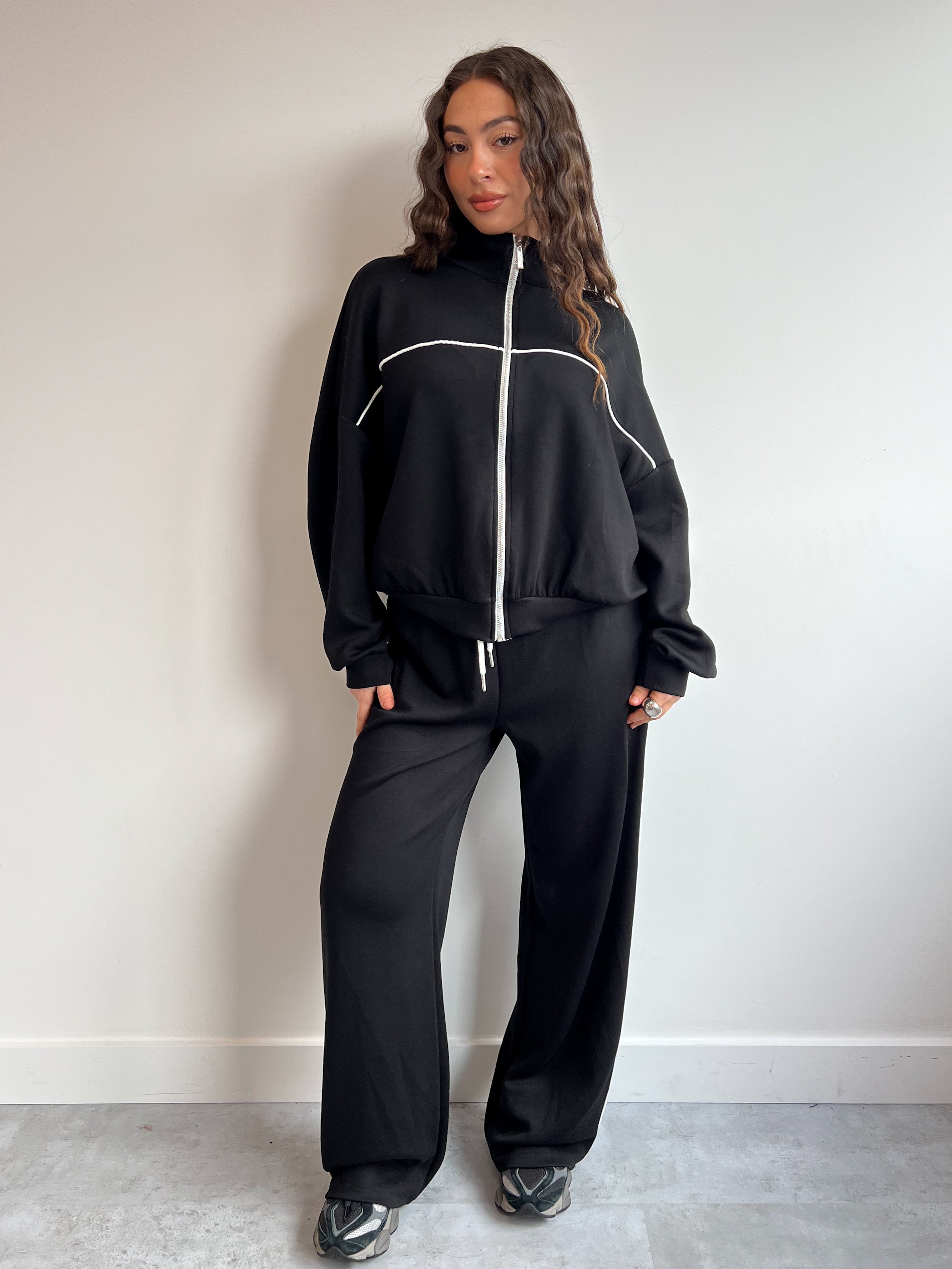WHITE LINE TRACKSUIT BLACK