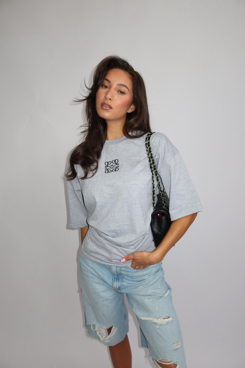 PREMIUM PRIORITY SNATCHED TEE GREY