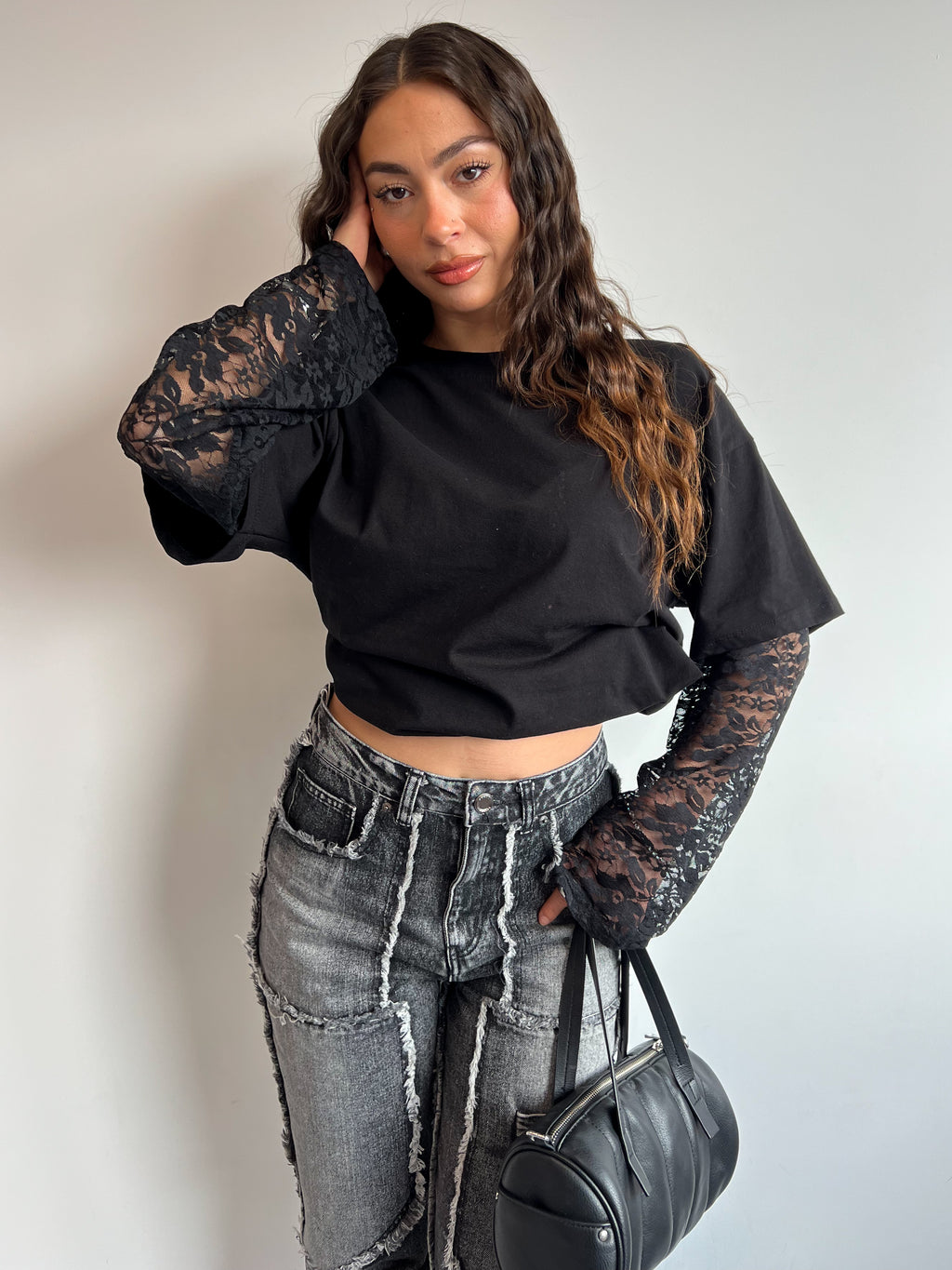 OVERSIZED LACE SLEEVE TEE BLACK