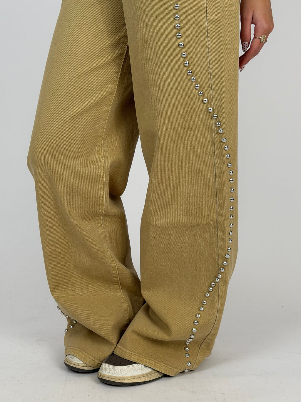 STUDS JEANS BEIGE