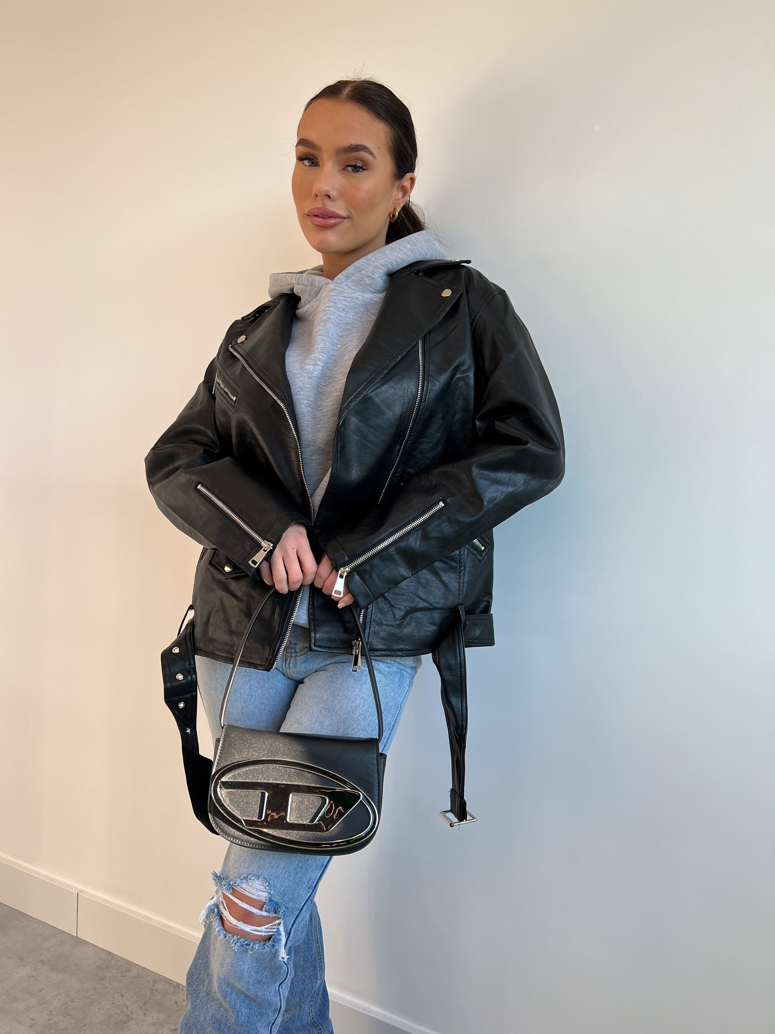 ÜBERGROßE LEDERJACKE SCHWARZ